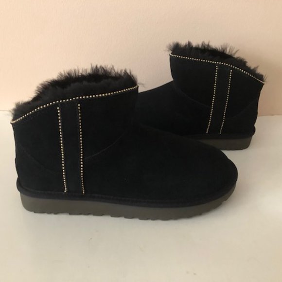 UGG Classic Ultra Mini Stud Genuine Shearling Lined Black Boot. NWT. Size: 8 - Picture 4 of 11